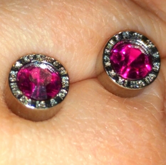 NEW! Pretty Pink Stud Earrings - HYPOALLERGENIC! - Picture 3 of 8